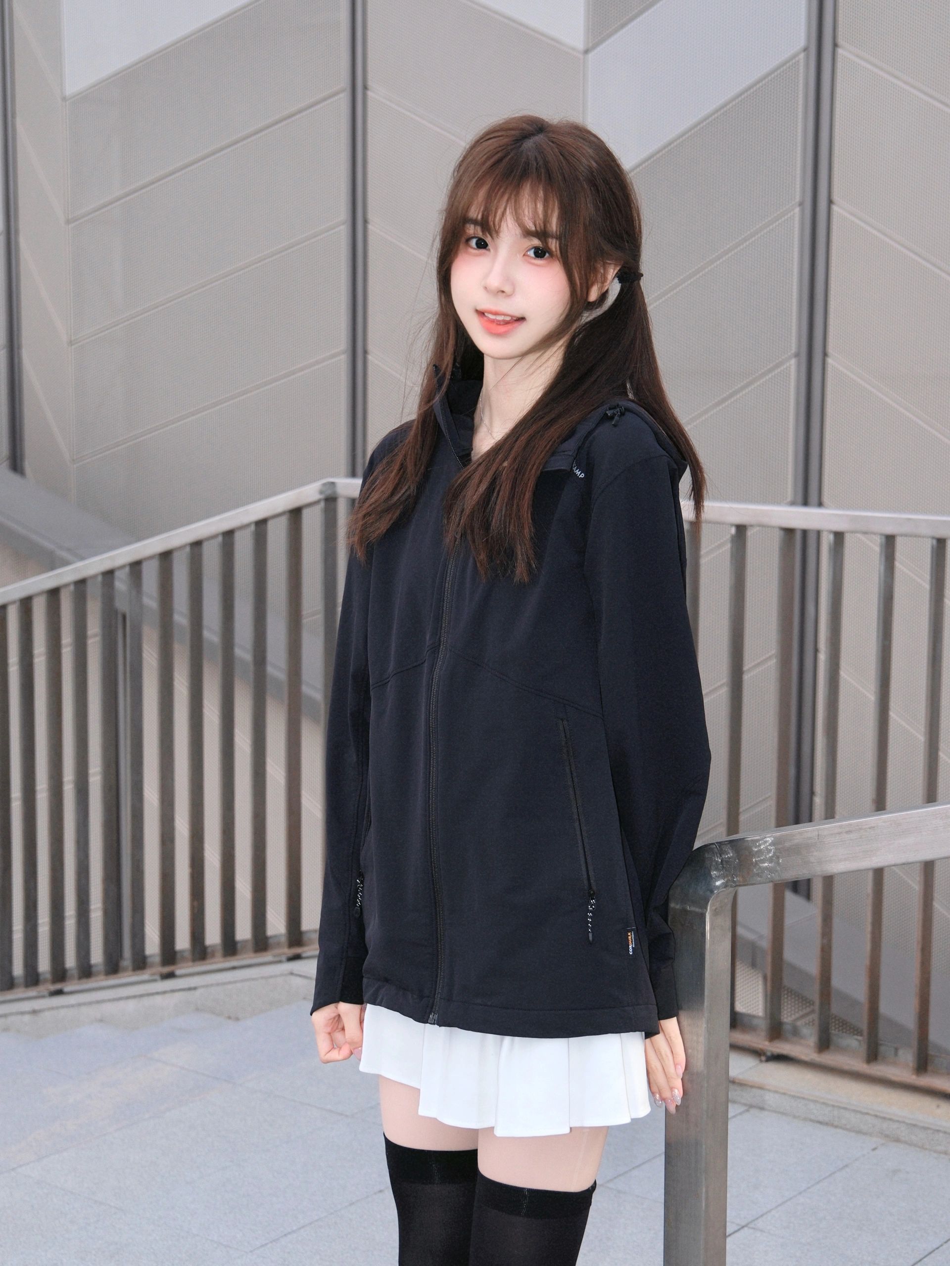 2025-03-17_13.15.03_是一只木糖醇_黑色系穿搭_2.jpg
