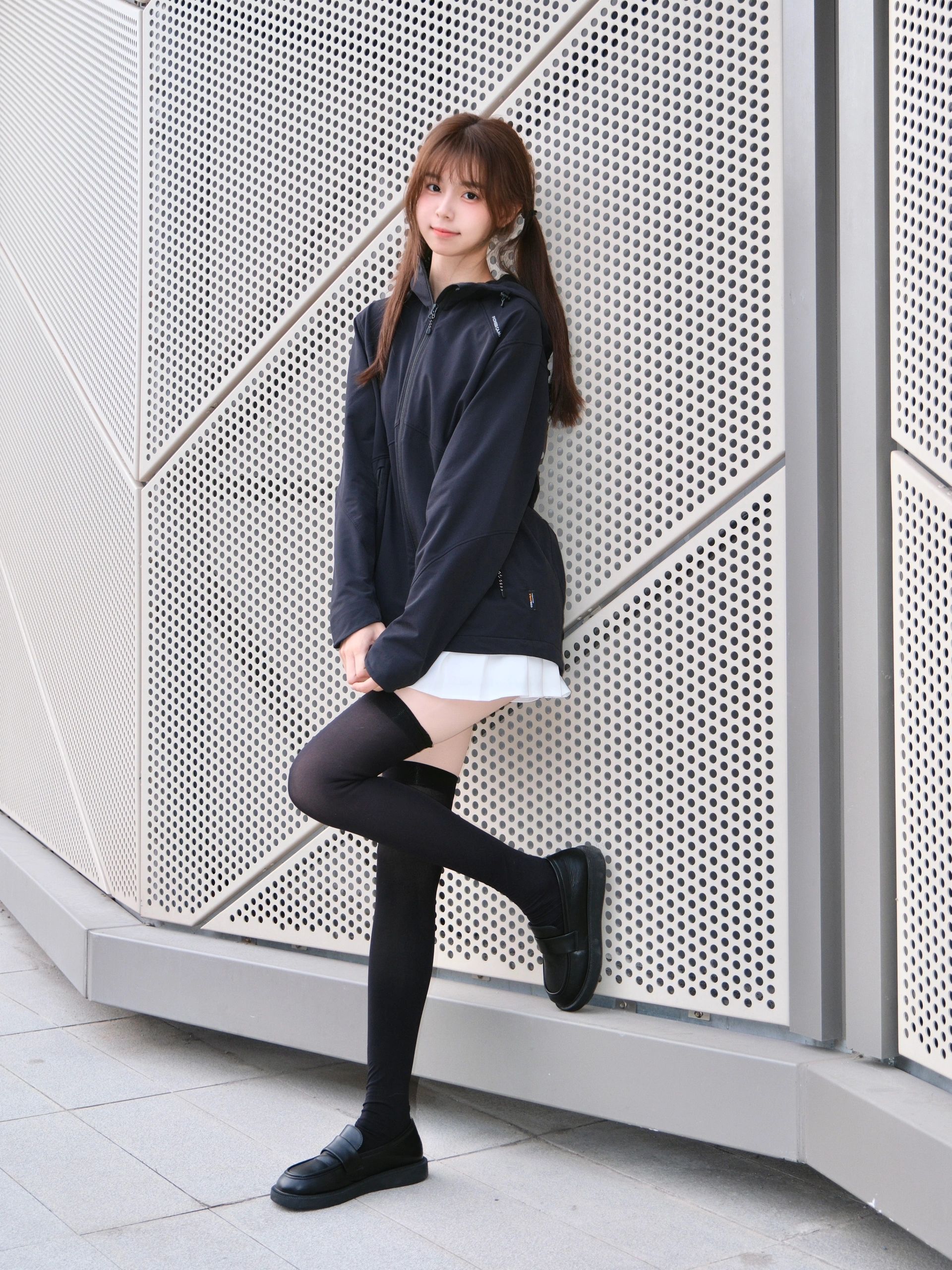2025-03-17_13.15.03_是一只木糖醇_黑色系穿搭_5.jpg