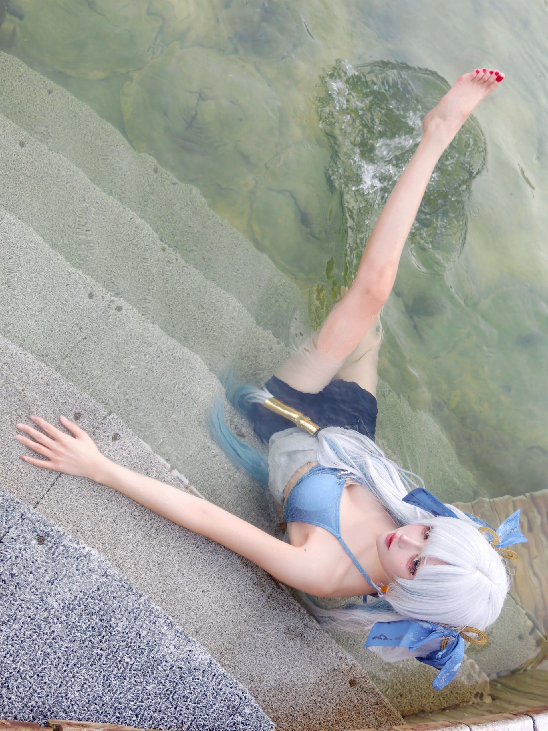 2024-12-03_00.04.10_孟程程_温泉里发现一只汐汐_2.jpg