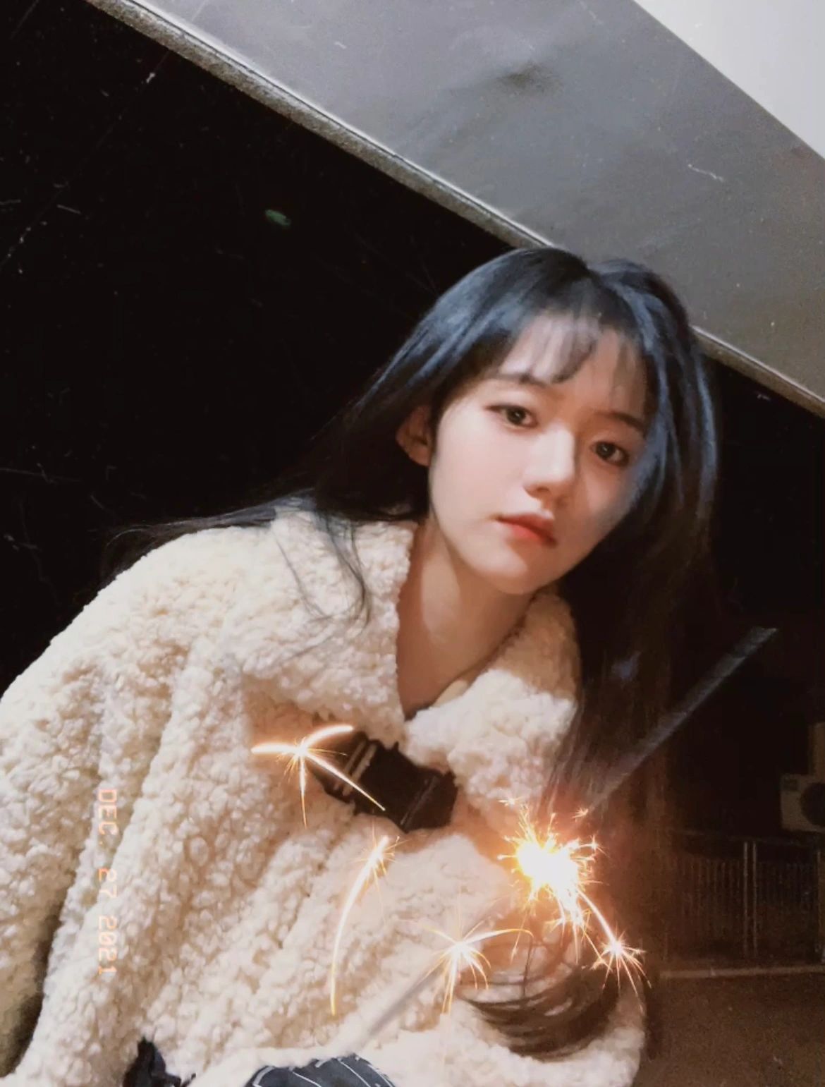 2021-12-28_12.39.26_菠萝菠萝肉_仙女棒拍照_3.jpg