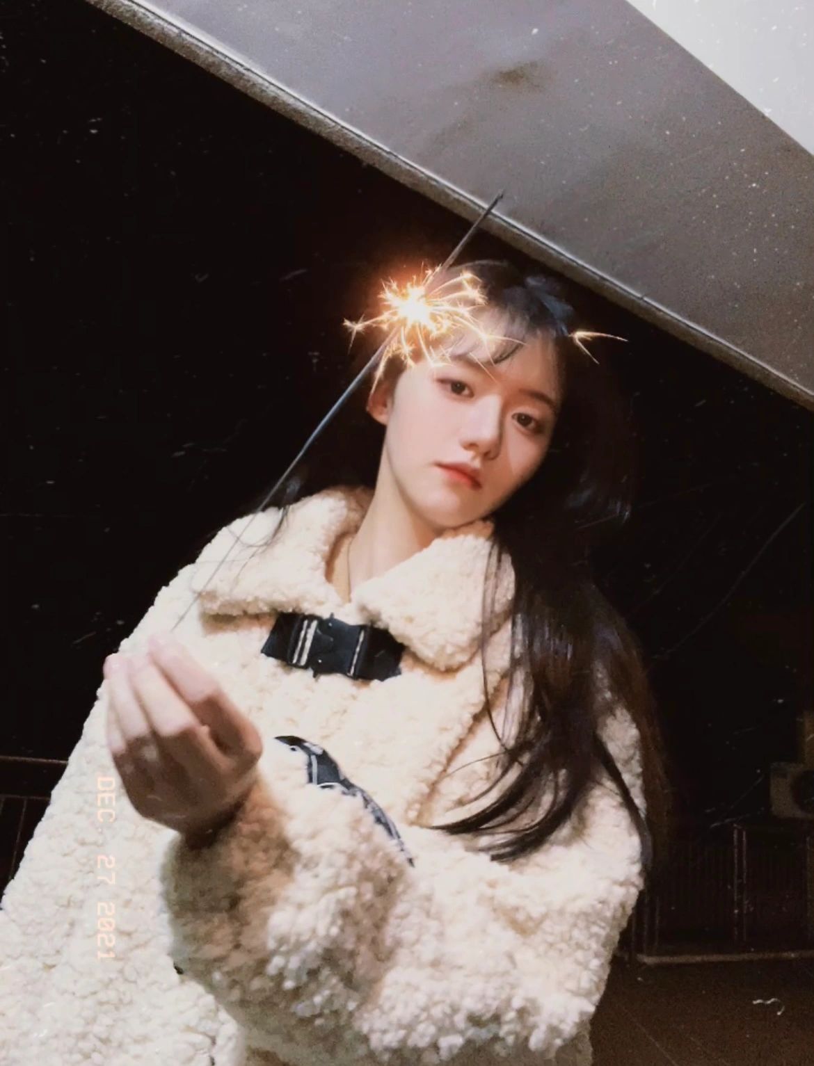 2021-12-28_12.39.26_菠萝菠萝肉_仙女棒拍照_4.jpg