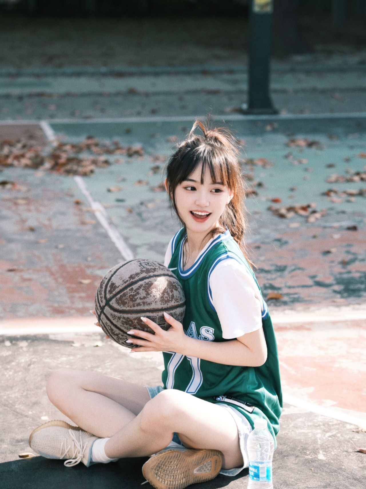 2023-04-09_17.45.02_是踢踢呀_“喂_下课要不要一起去打球！”_9.jpg