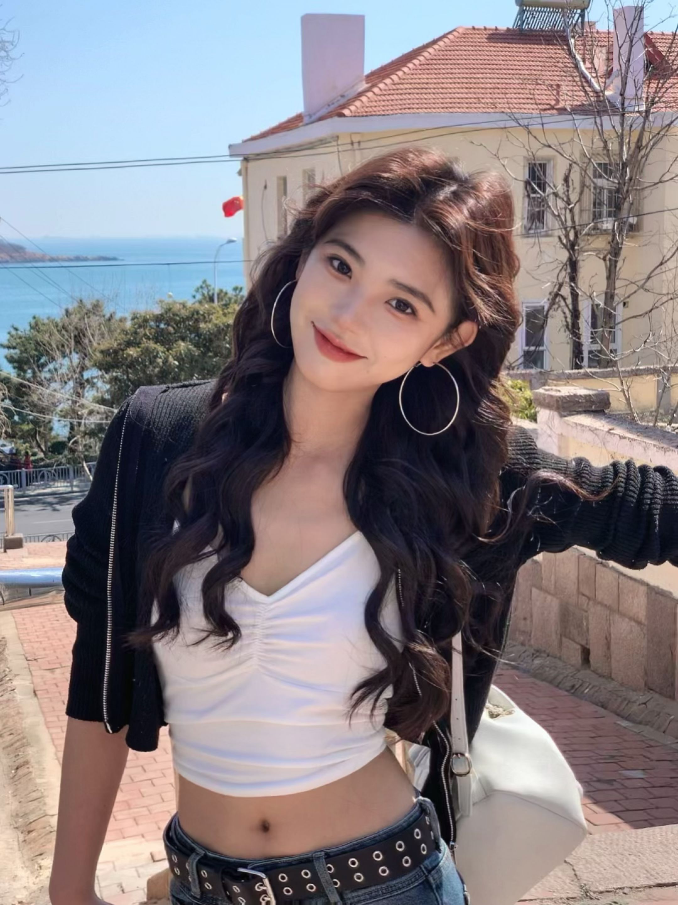 2025-04-14_21.59.12_楠楠睡了_青岛街头漫步_8.jpg