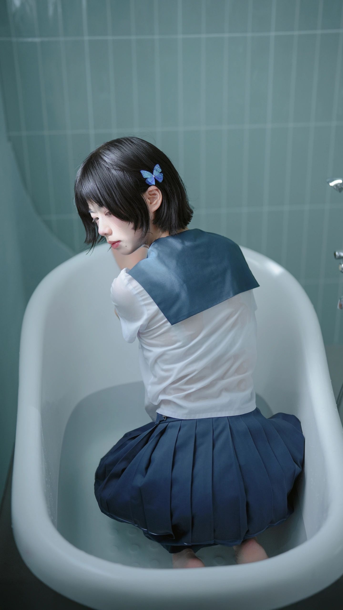 2025-04-13_21.19.57_奶兔星球杯_浴室摄影灵感_3.jpg
