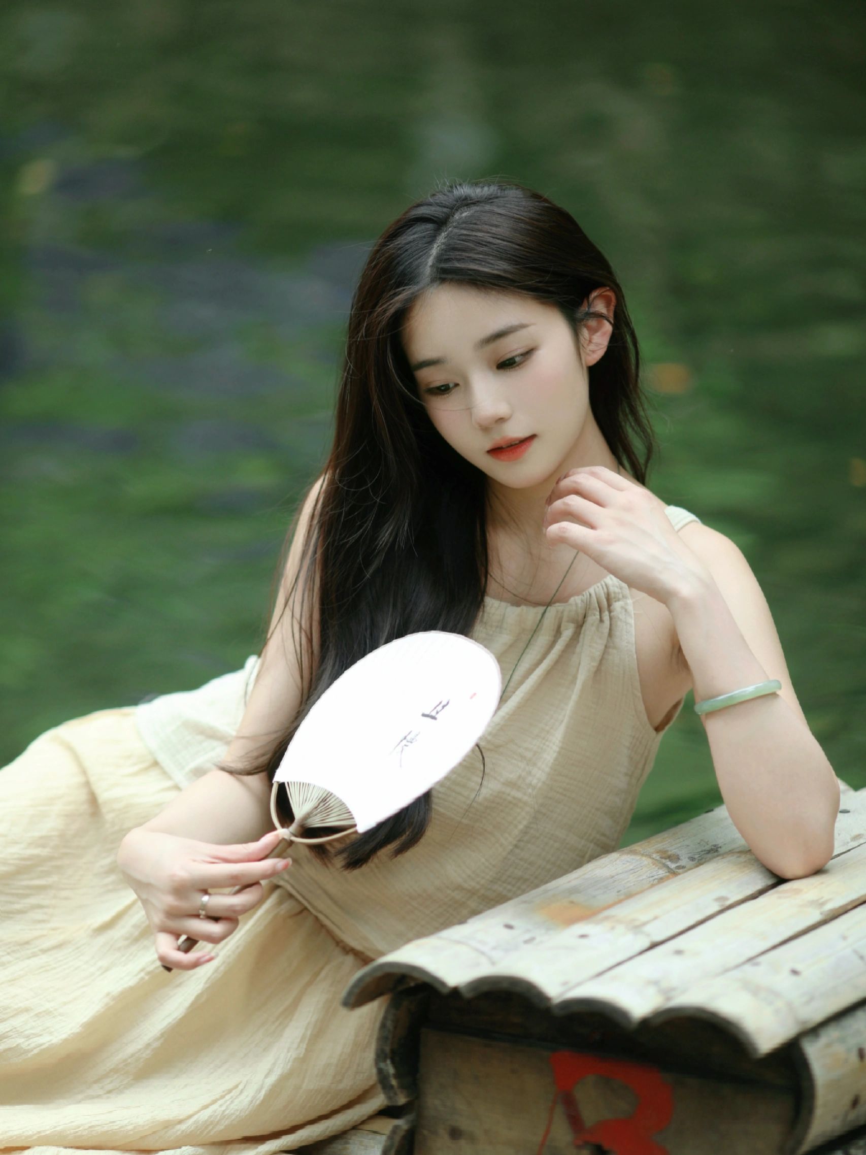 2024-07-29_17.01.02_左点儿儿_新中式_人间何所以_观风与月舒_8.jpg