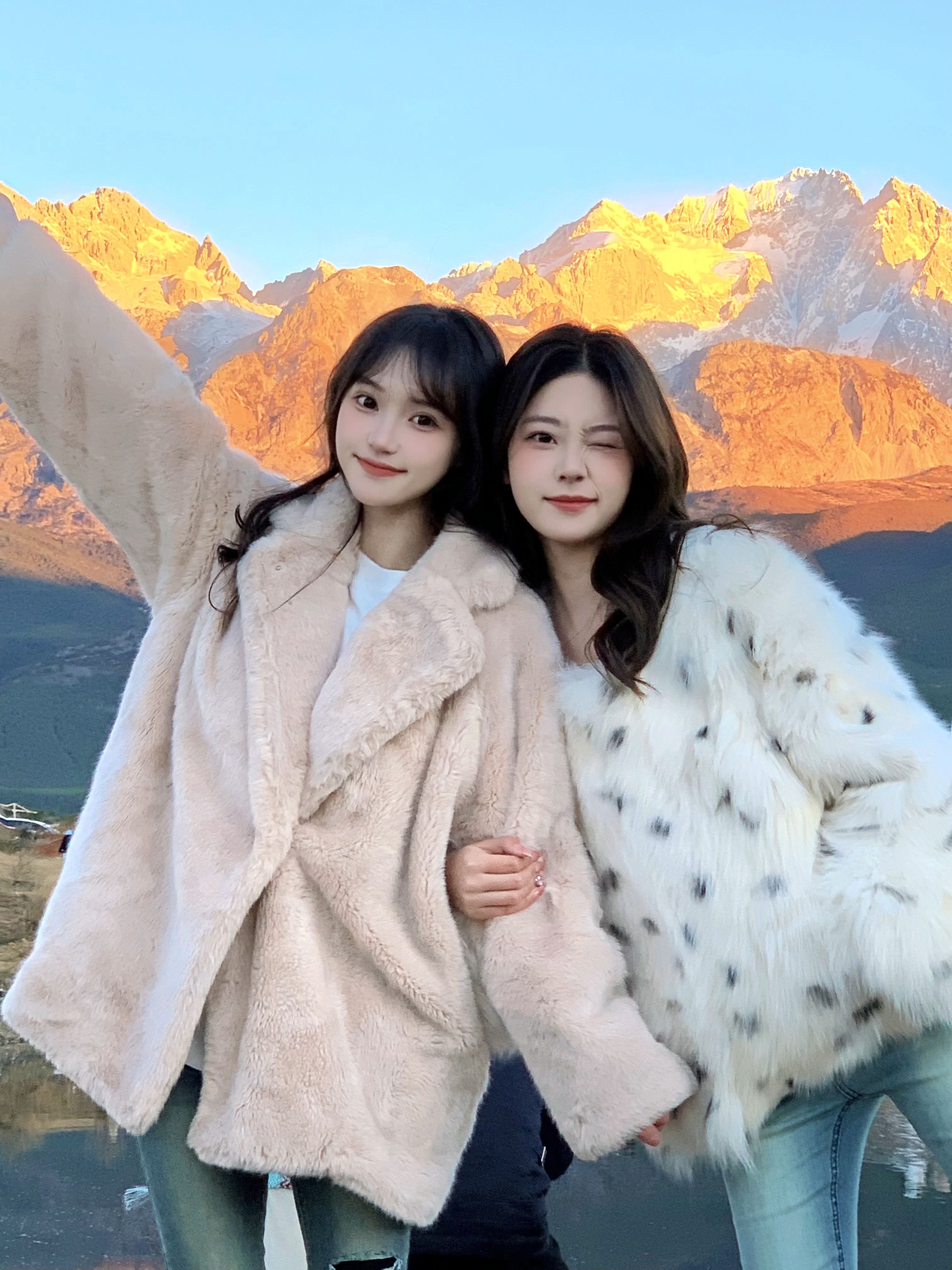 2024-10-10_17.48.55_左点儿儿_这辈子总要去看一次日照金山吧_4.jpg