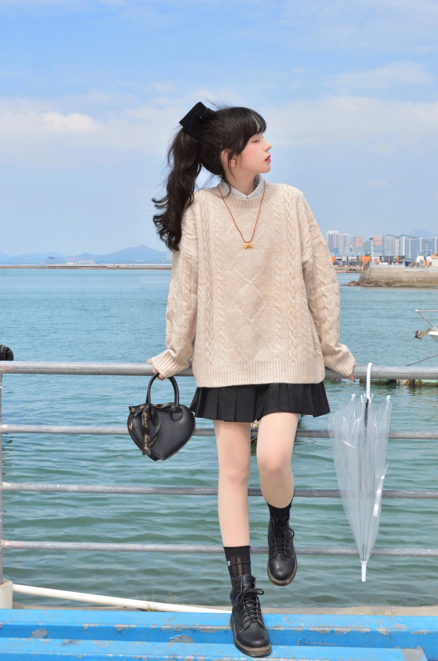 2024-10-25_18.15.26_Dobby小靓仔_穿毛衣的季节快来咯_4.jpg