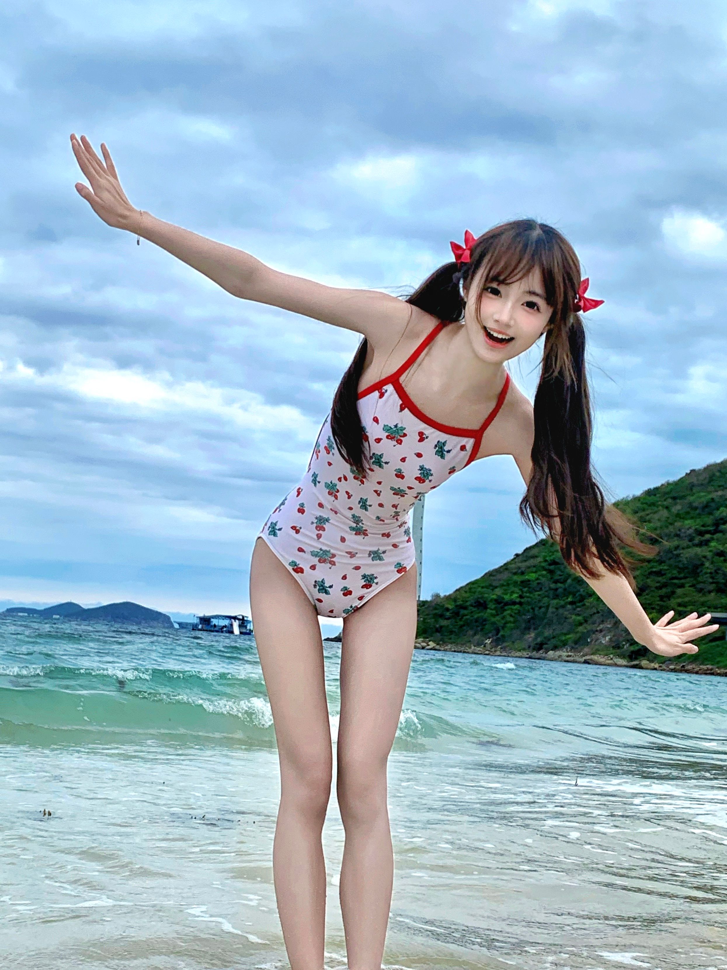 2025-04-19_19.40.51_努力长胖胖_怎么一穿泳衣就变成甜妹啦!!_4.jpg 2025-04-19_19.40.51_努力长胖胖_怎么一穿泳衣就变成甜妹啦!!_4.jpg