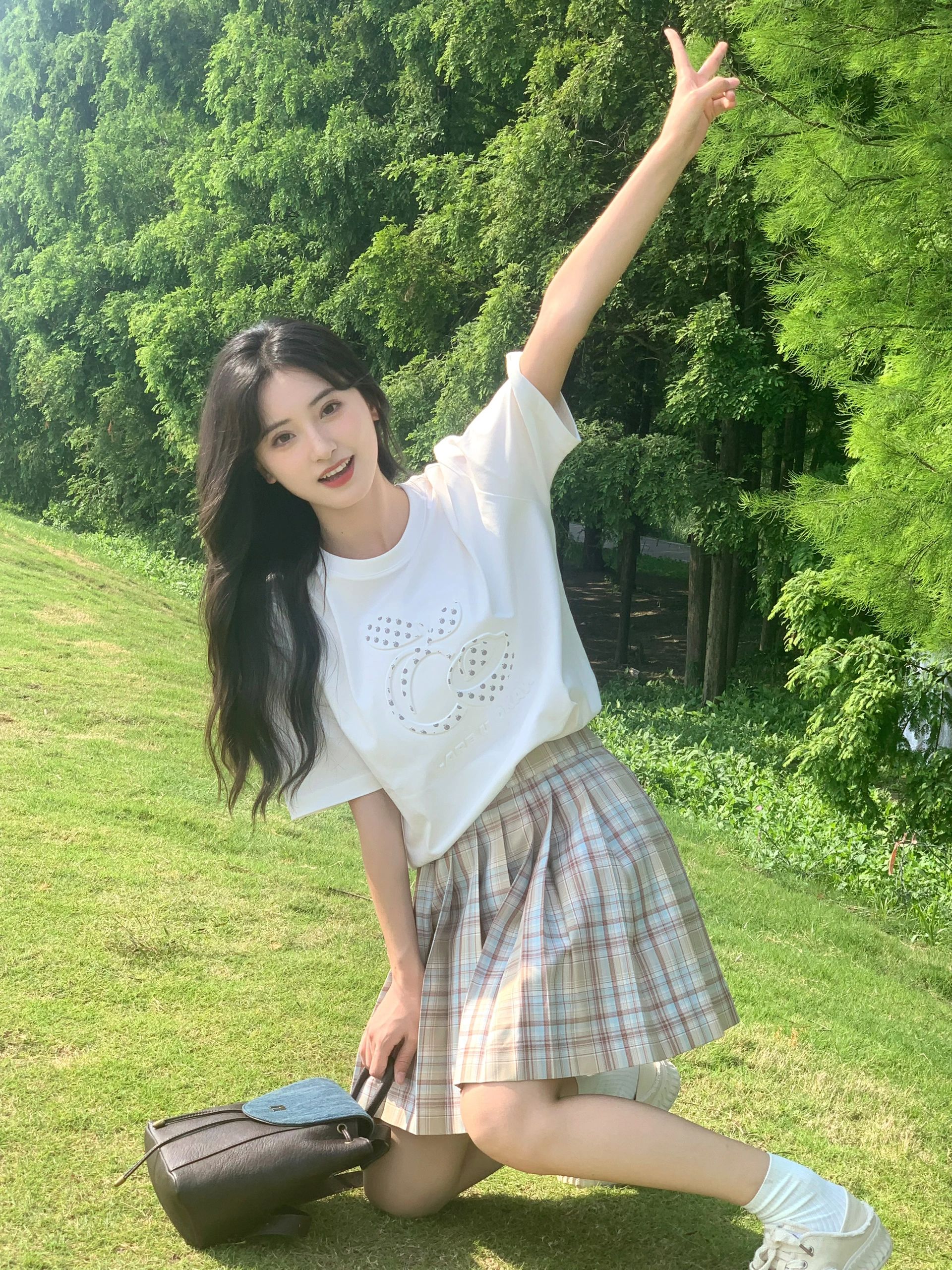 2023-05-30_19.37.04_徐送送_爱上每个有阳光的日子_1.jpg 2023-05-30_19.37.04_徐送送_爱上每个有阳光的日子_1.jpg