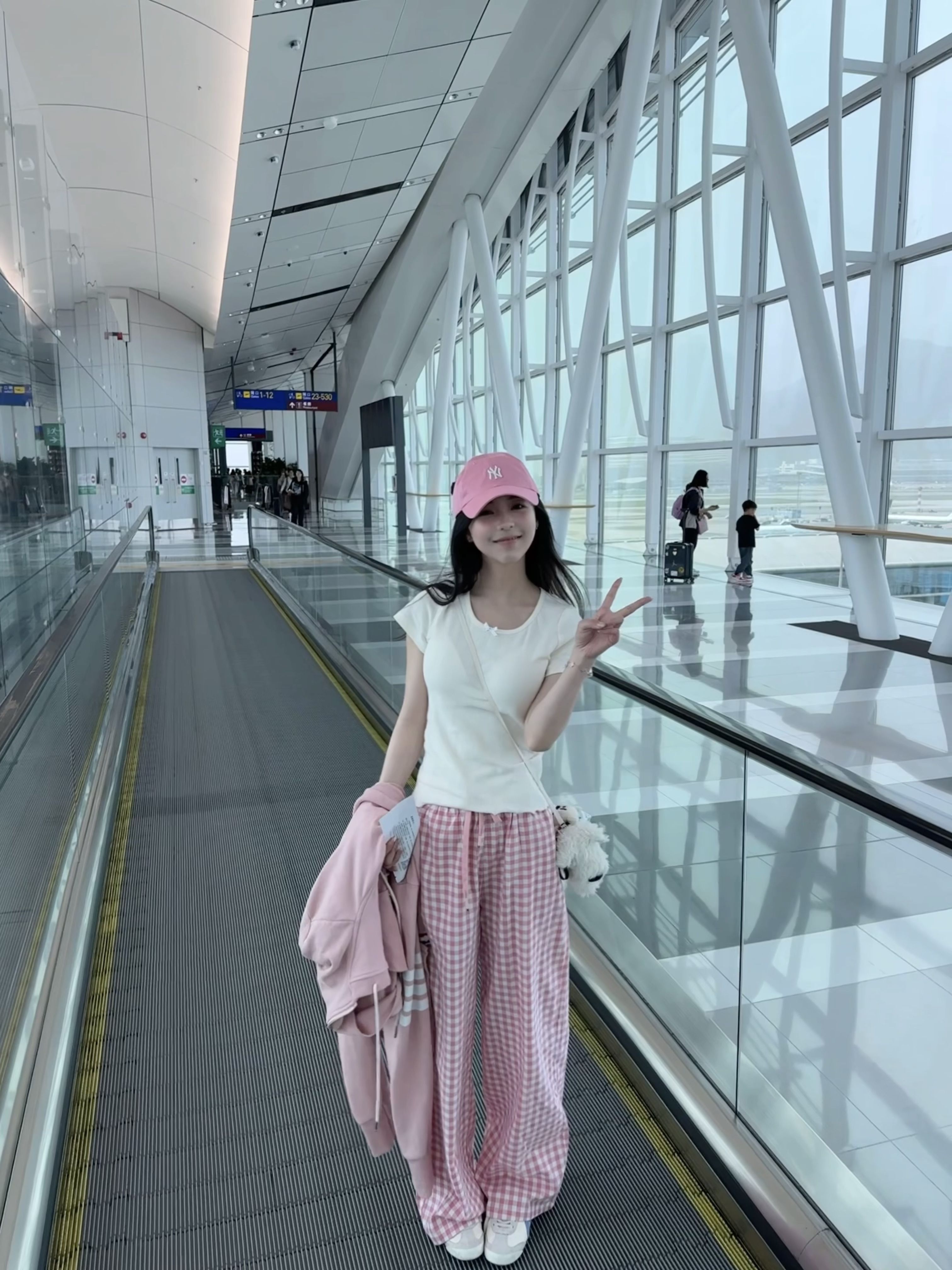2025-04-27_18.54.38_林林酱_赶飞机_2.jpg 2025-04-27_18.54.38_林林酱_赶飞机_2.jpg