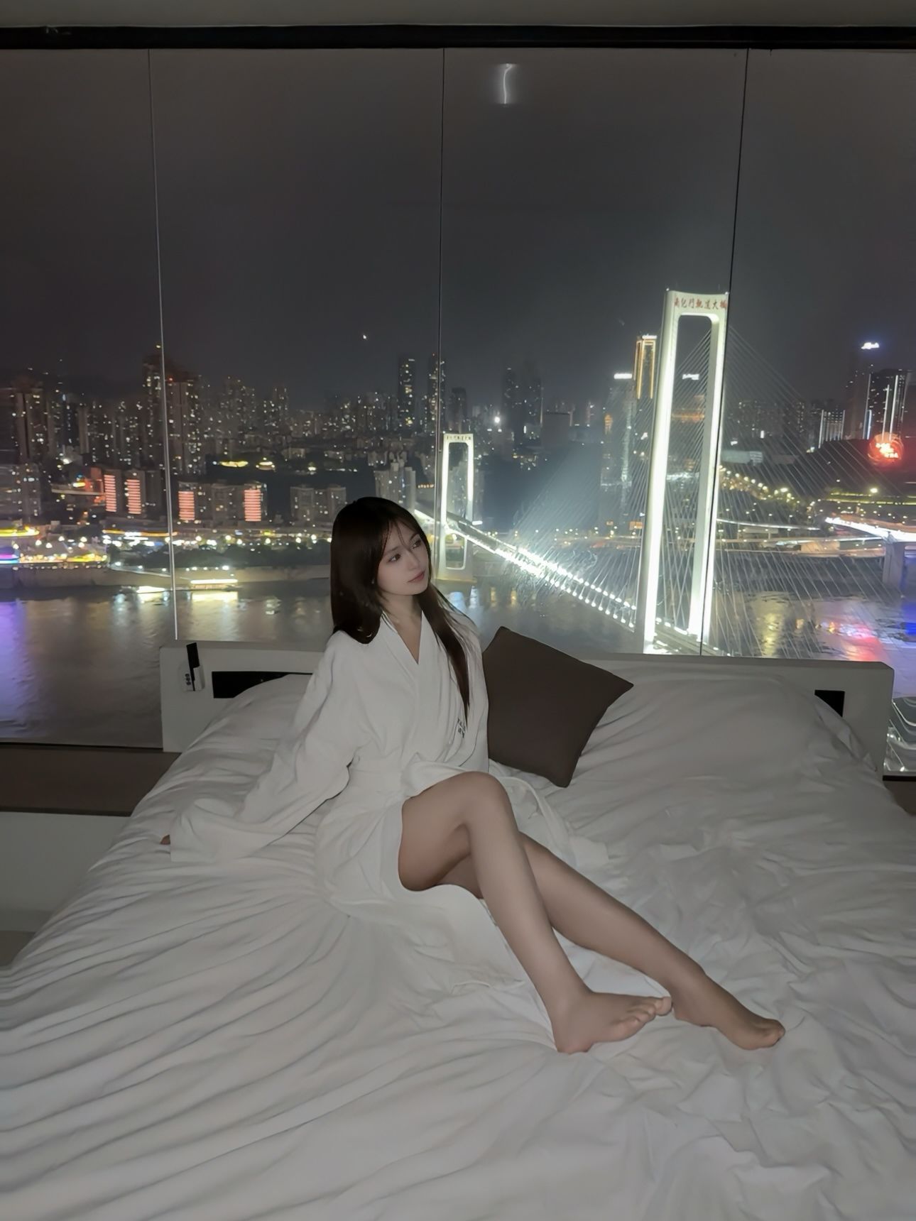 2024-12-16_13.05.54_蛋挞挞_重庆解放碑最美江景酒店_4.jpg